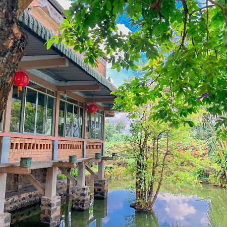 Homestay Tay Xa Trang Bom Exterior foto