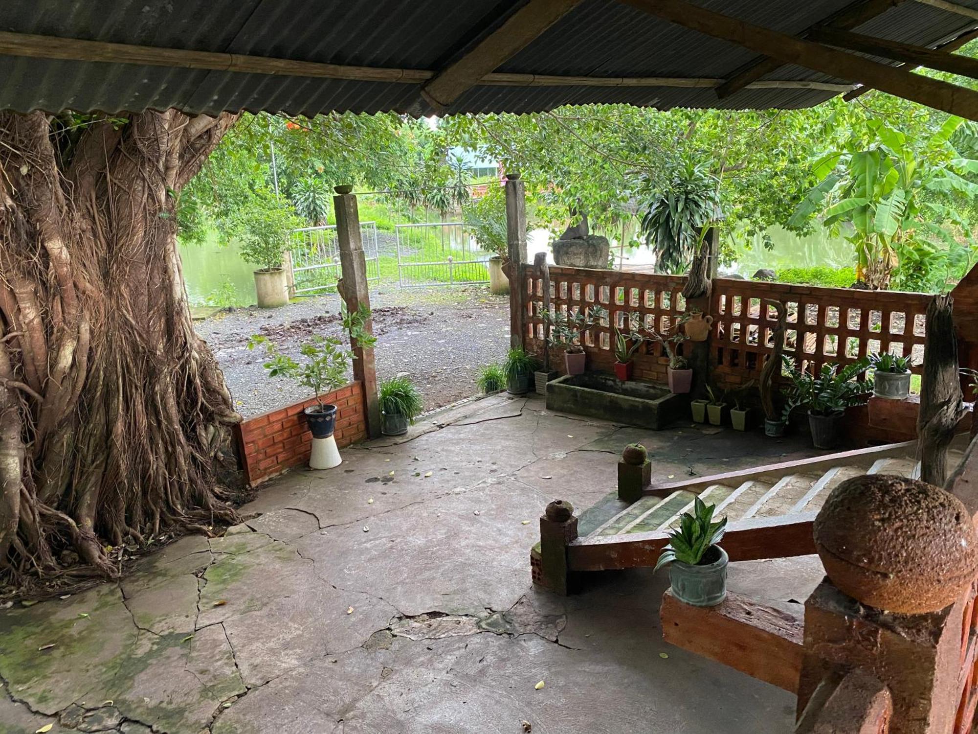 Homestay Tay Xa Trang Bom Exterior foto